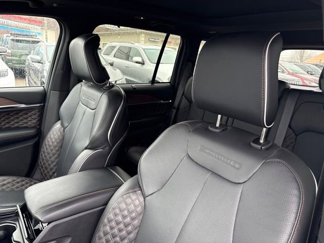 Used 2023 Jeep Grand Cherokee Summit w/ Luxury Tech Group V image 9