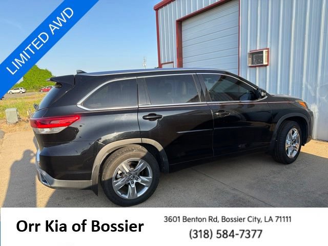 Used 2019 Toyota Highlander Limited w/ Protection Package #3 AWD/4WD image 10