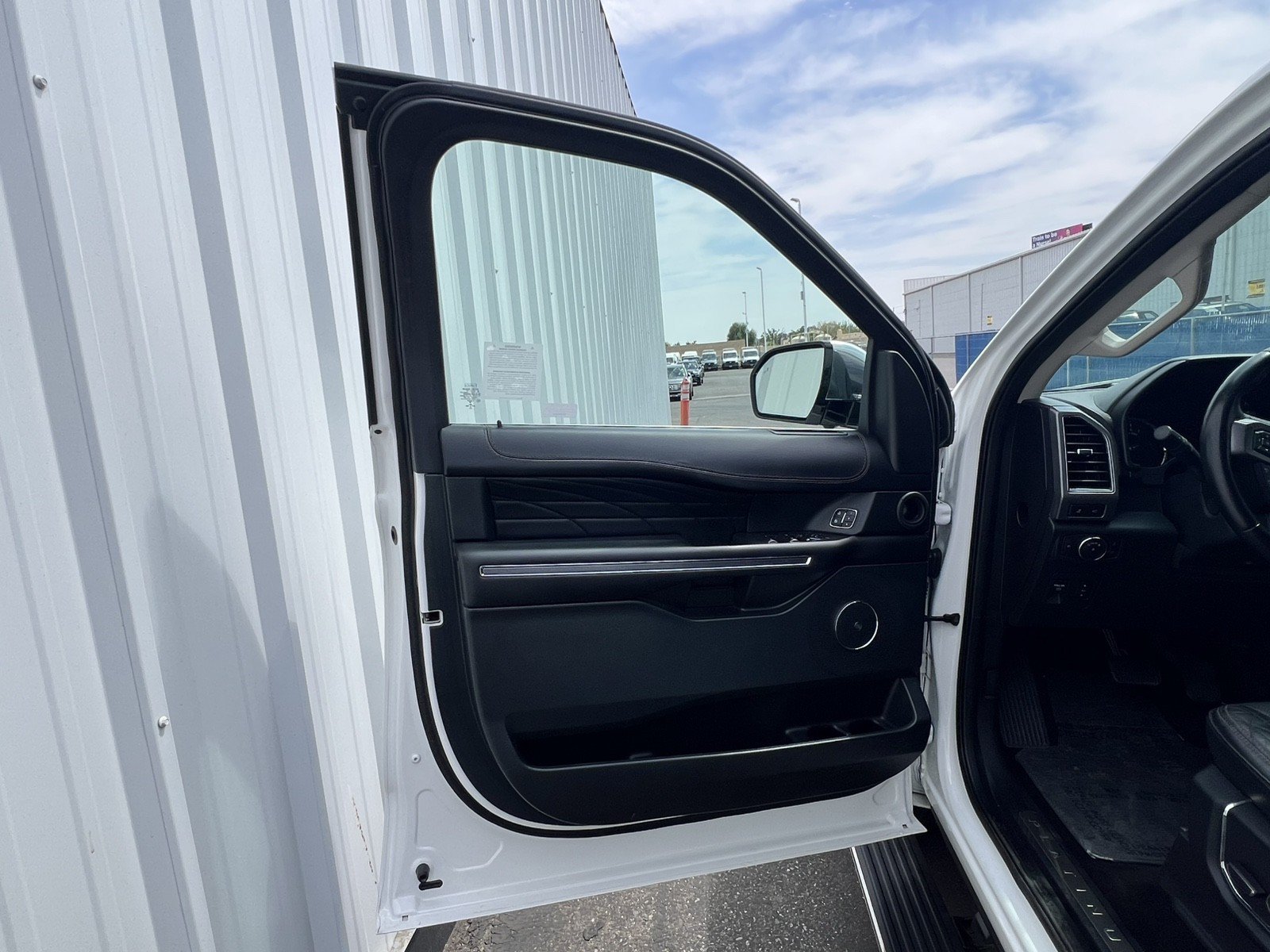 Used 2021 Ford Expedition Platinum AWD/4WD image 13
