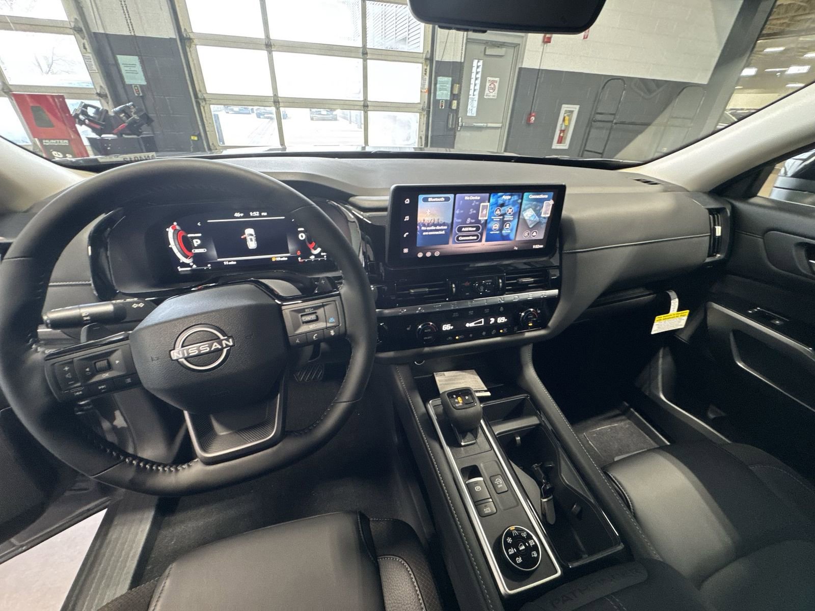 New 2026 Nissan Pathfinder SL AWD/4WD image 2