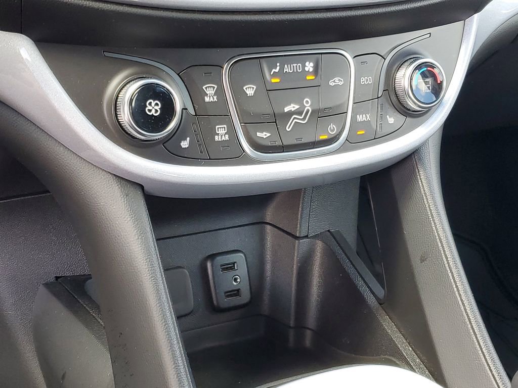 Used 2018 Chevrolet Volt LT w/ Comfort Package image 17