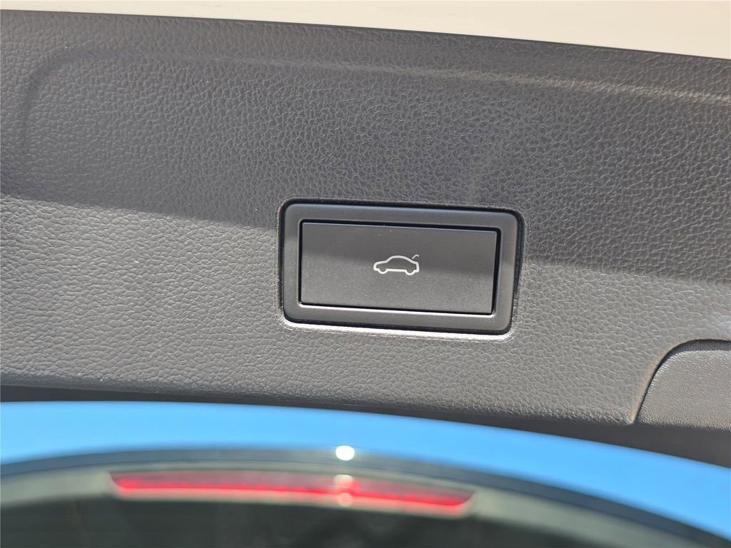 Used 2025 Volkswagen Atlas Cross Sport SEL Premium R-Line image 30