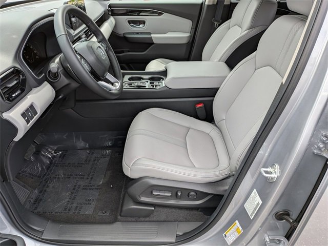 New 2025 Honda Pilot Touring image 10