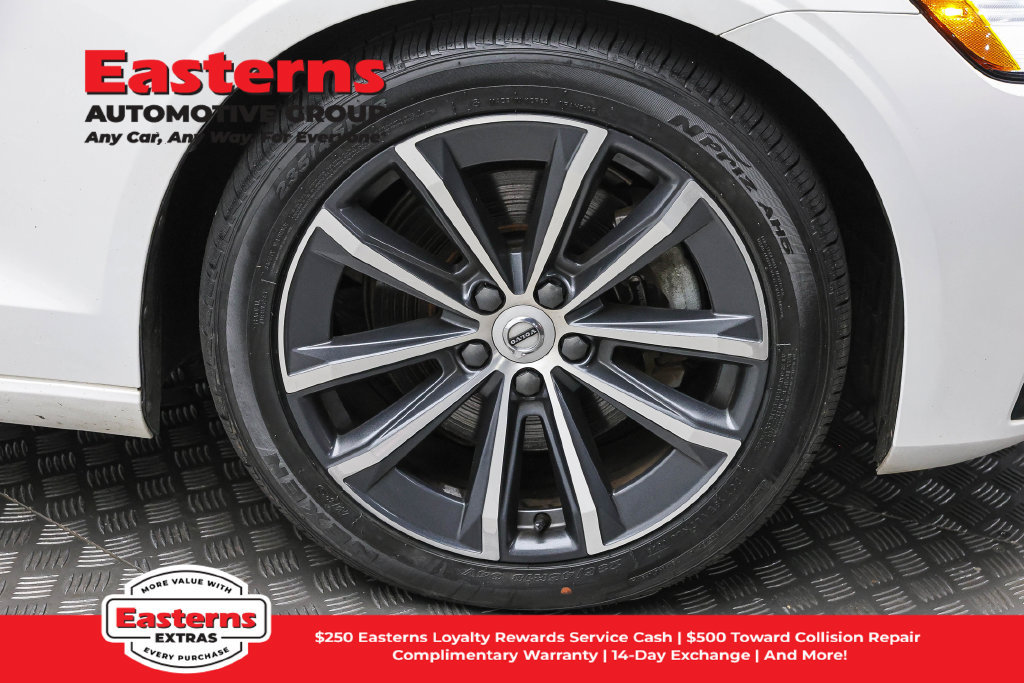 Used 2022 Volvo S60 B5 Inscription FWD image 32