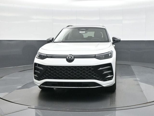 New 2026 Volkswagen Tiguan SE R-Line AWD/4WD image 2