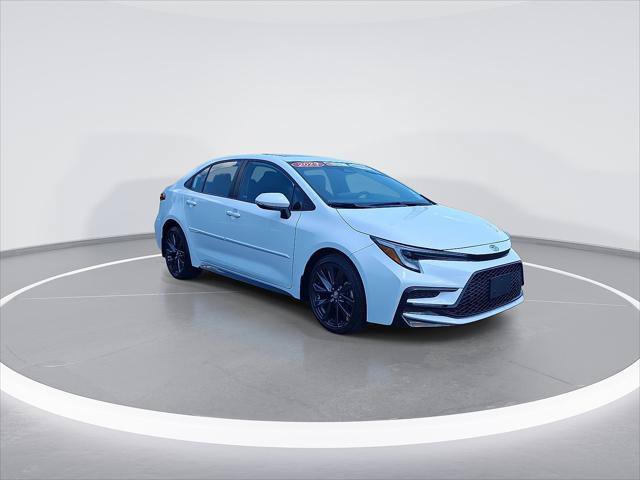 Certified 2023 Toyota Corolla SE w/ SE Premium Package FWD image 3