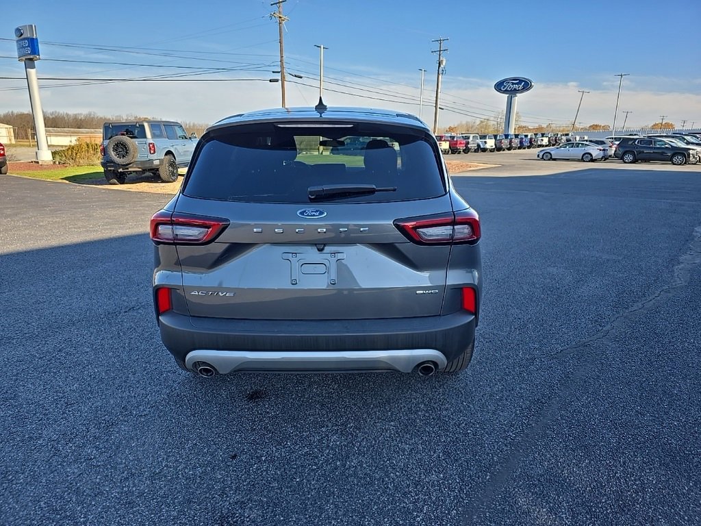 Used 2025 Ford Escape Active image 10