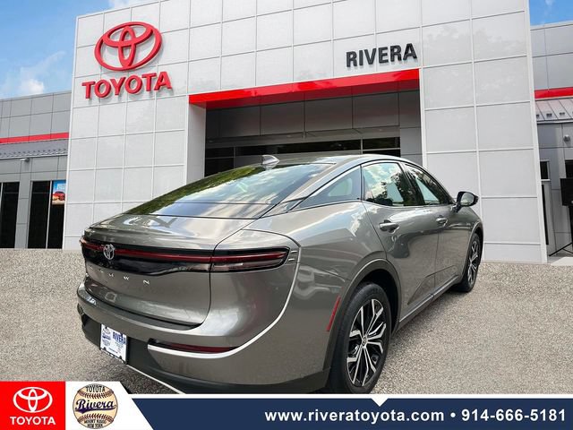 Used 2023 Toyota Crown AWD/4WD image 7
