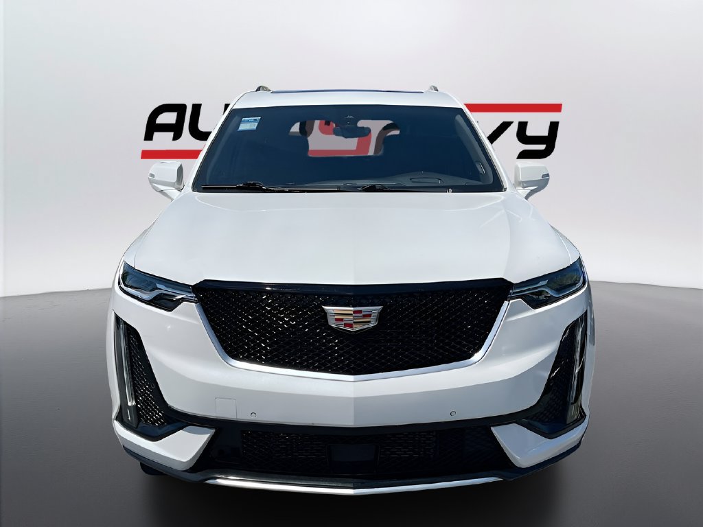 Used 2024 Cadillac XT6 Sport w/ Technology Package AWD/4WD image 2