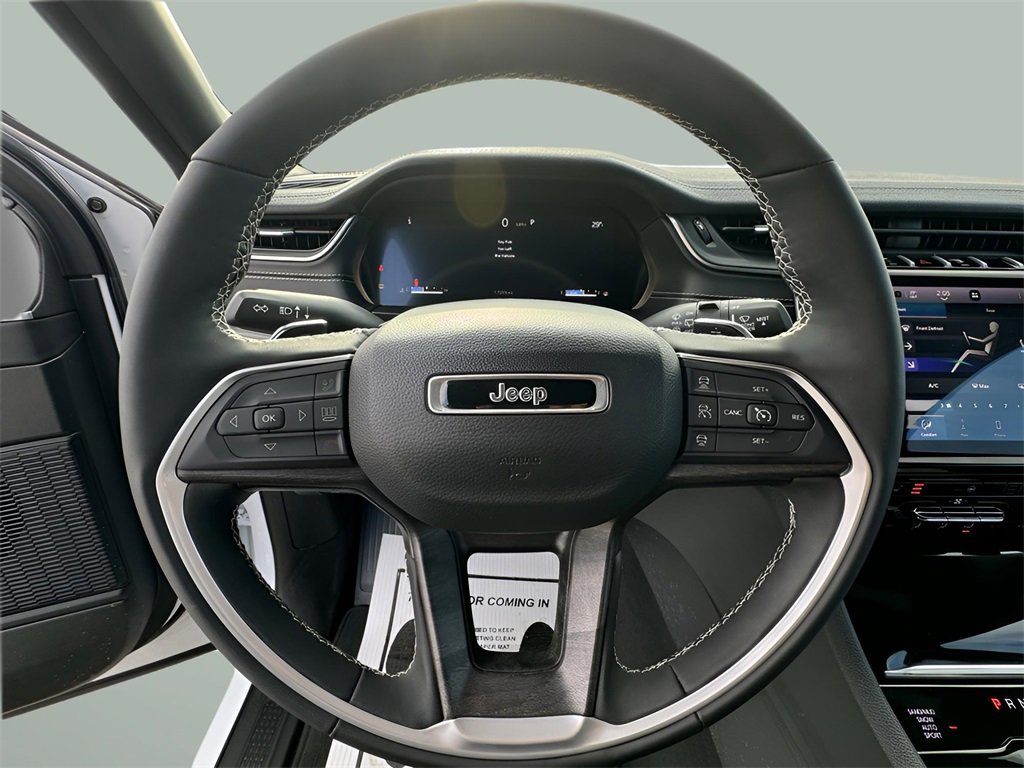 Used 2024 Jeep Grand Cherokee L Limited w/ Black Appearance Package image 11