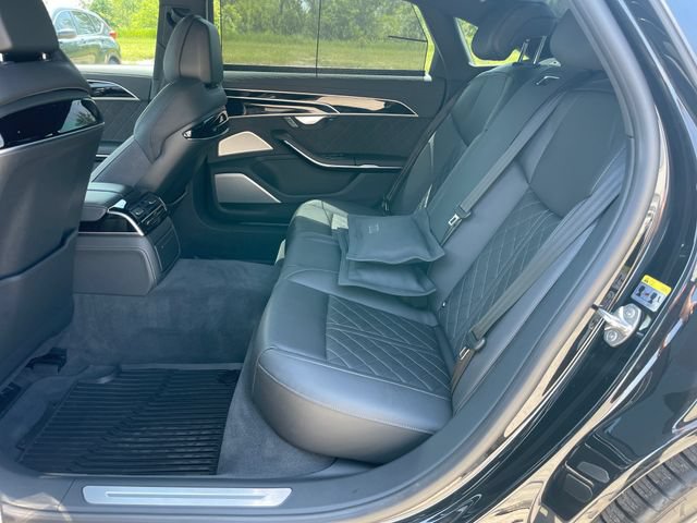 Used 2023 Audi S8 AWD/4WD image 28