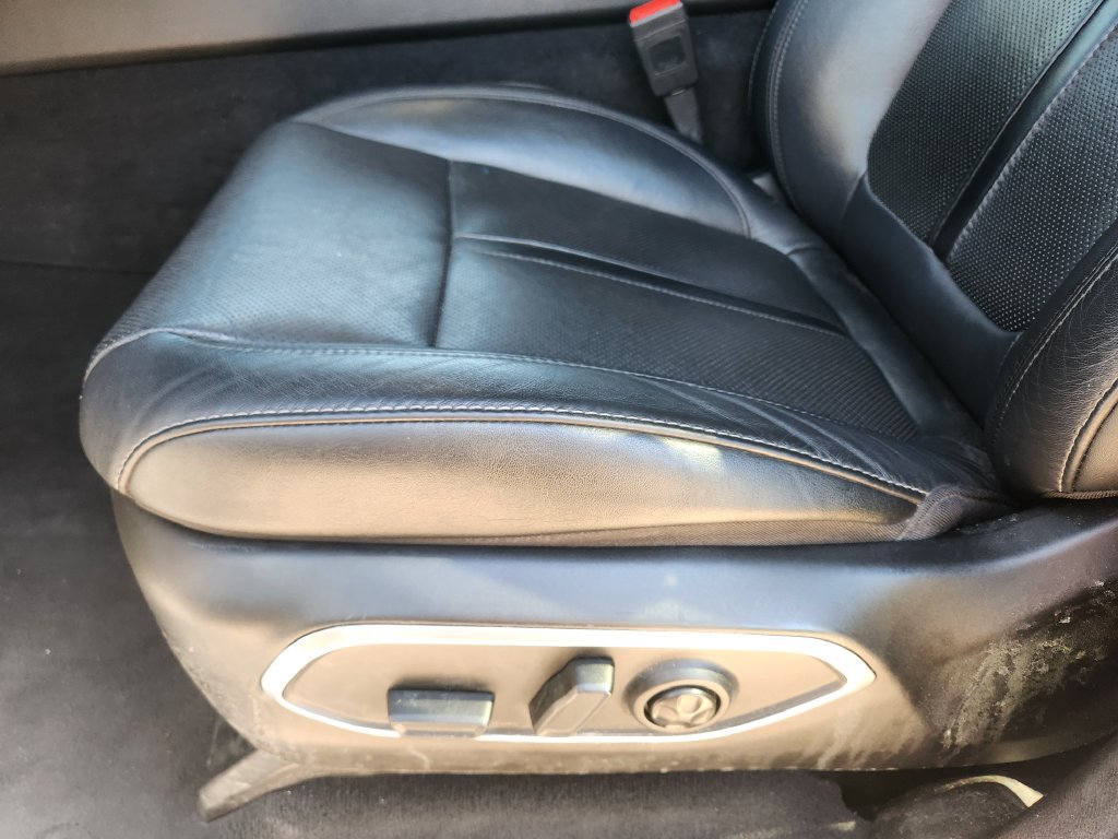 Used 2024 Jeep Wagoneer Series II w/ Flexible Seating Group RWD image 30