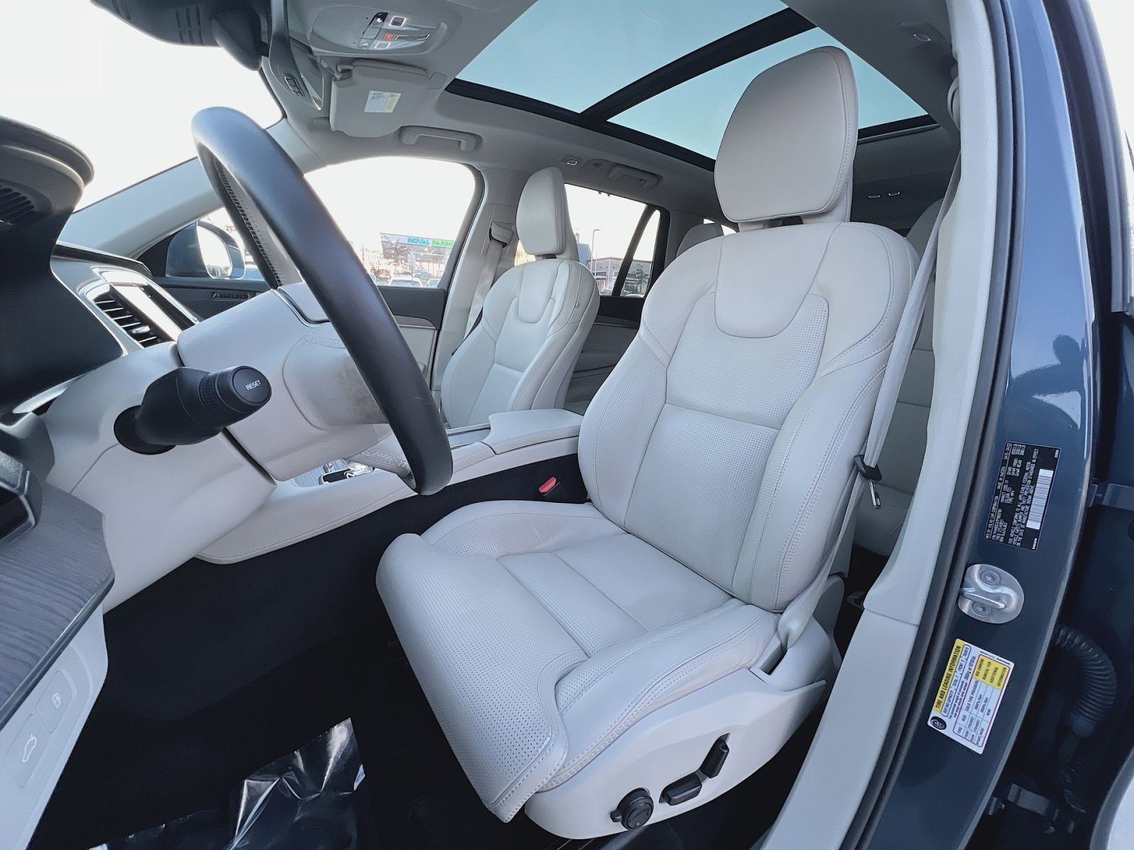 Certified 2023 Volvo XC90 T8 Ultimate image 13