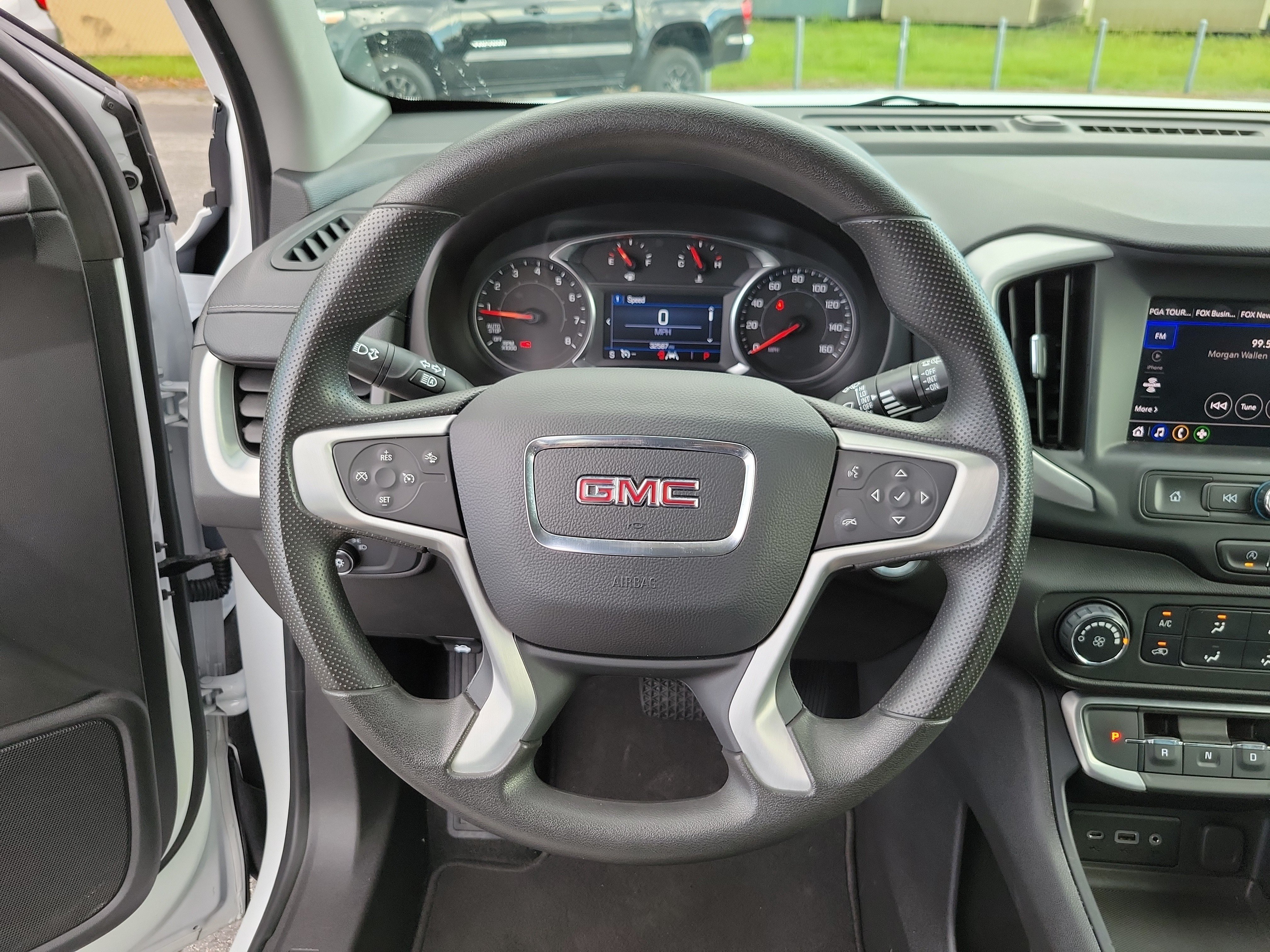 Used 2024 GMC Terrain SLE FWD image 24