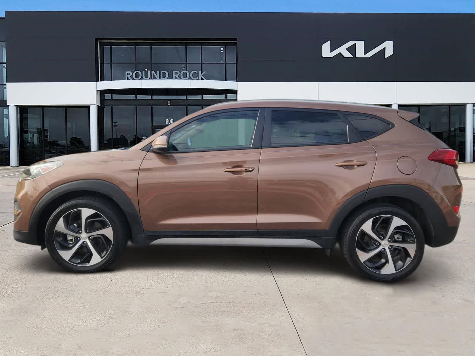 Used 2017 Hyundai Tucson Sport image 4