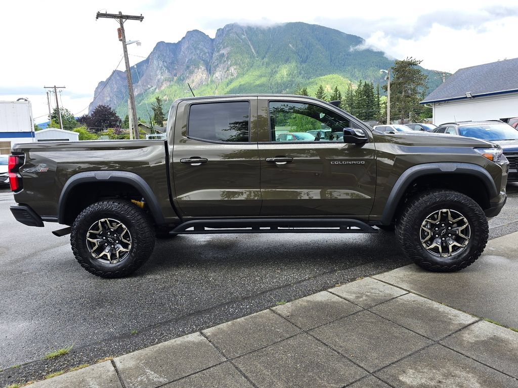 Used 2024 Chevrolet Colorado ZR2 AWD/4WD image 4