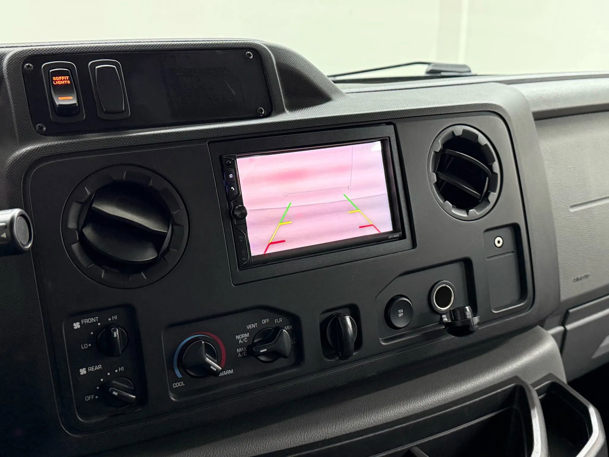 Used 2014 Ford E-150 and Econoline 150 Extended Van 3D image 22