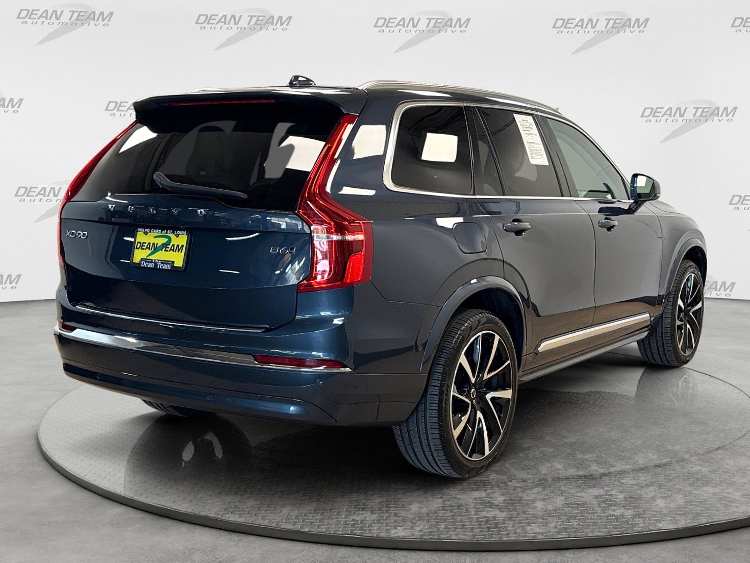 Used 2025 Volvo XC90 B6 Plus w/ Protection Package Premier AWD/4WD image 4