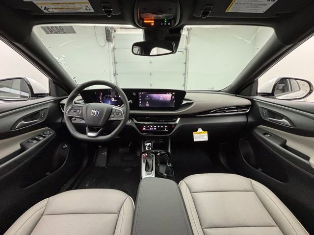 New 2026 Buick Envista Avenir image 2