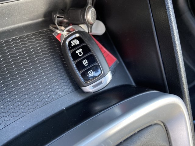 Used 2025 Hyundai Venue SEL FWD image 42