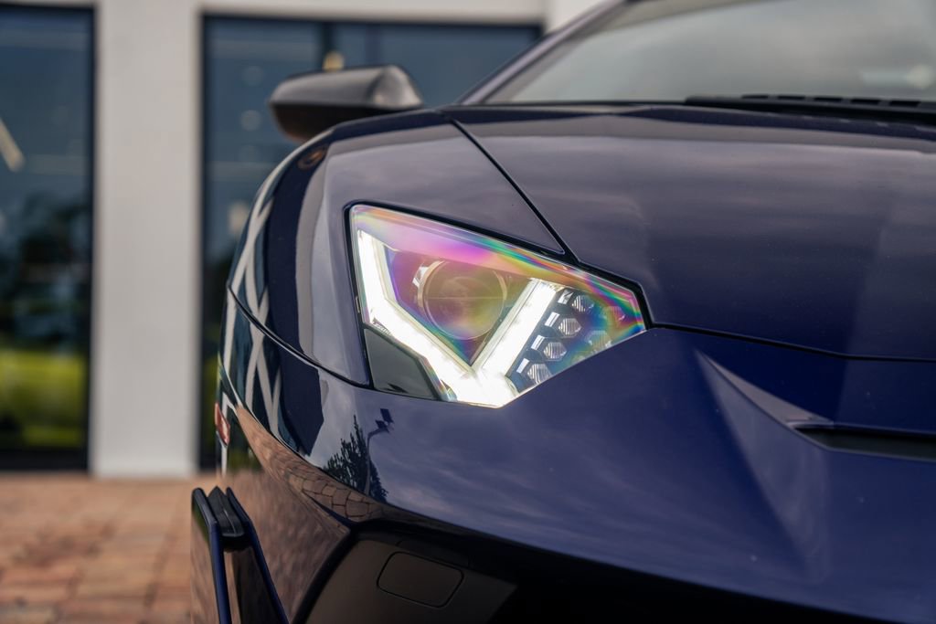 Used 2019 Lamborghini Aventador SVJ AWD/4WD image 9