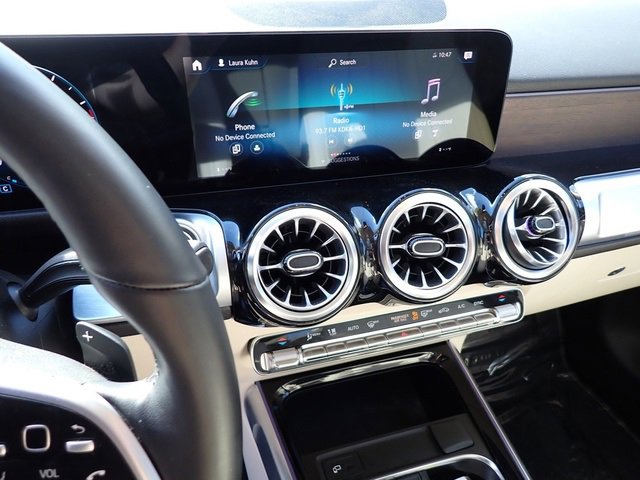 Used 2022 Mercedes-Benz GLB 250 4MATIC w/ Premium Package Lite image 23