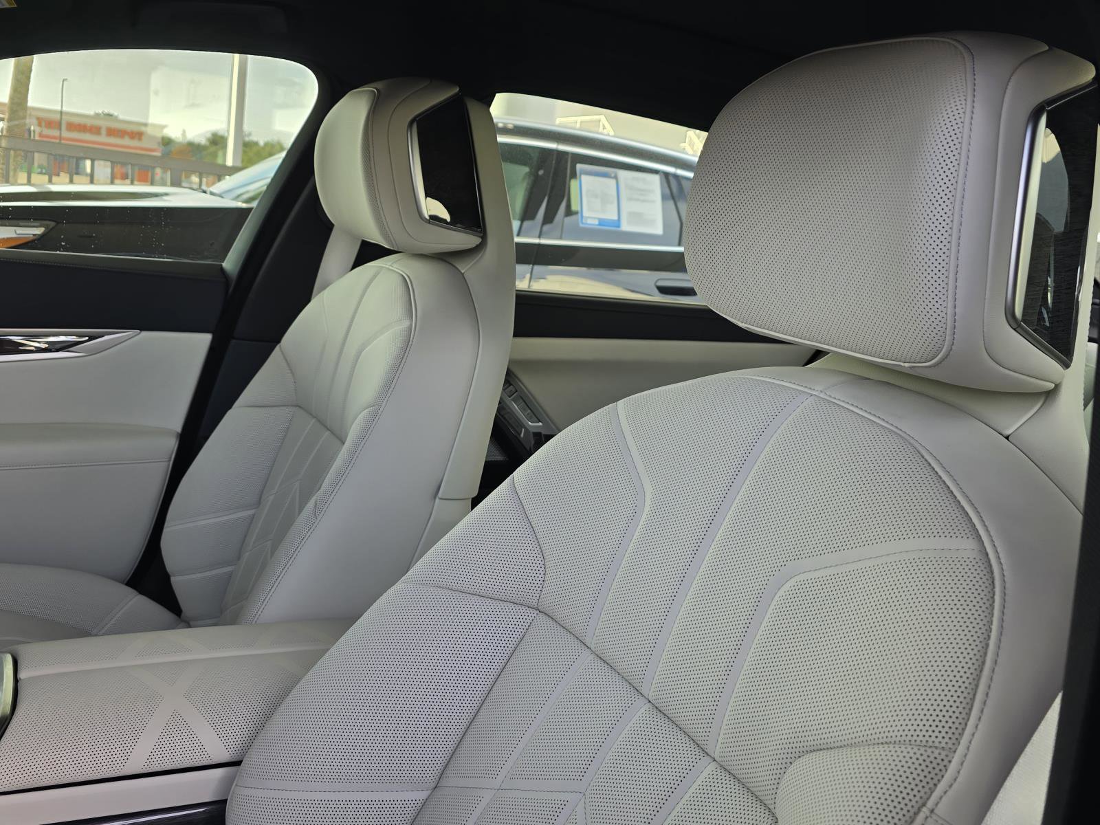 New 2025 BMW 760i xDrive image 19