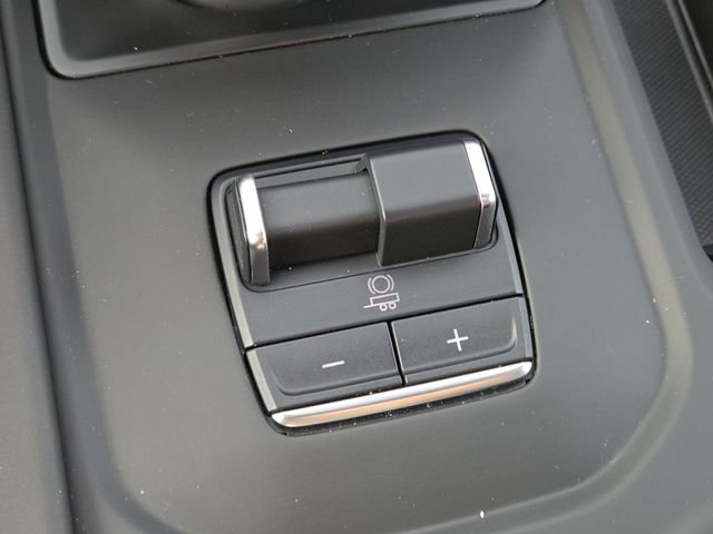 Used 2025 GMC Sierra 1500 AT4X image 8