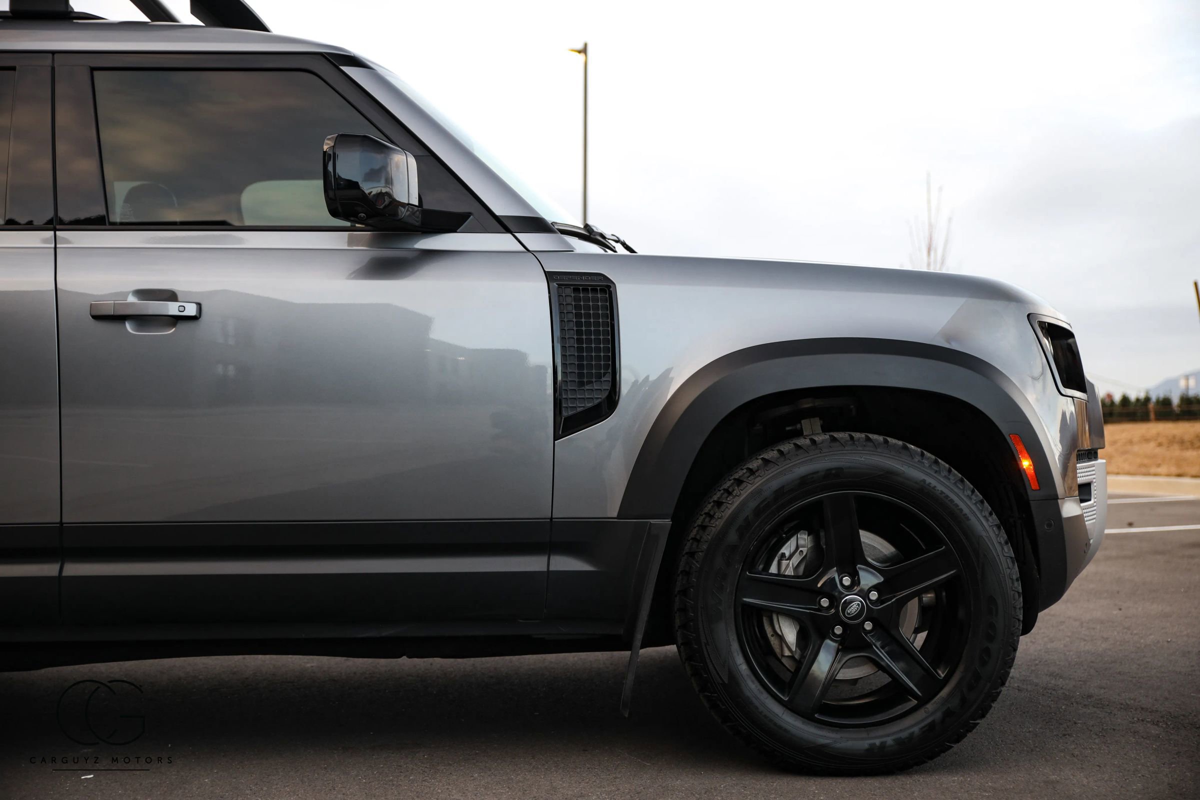 Used 2022 Land Rover Defender 110 SE image 48