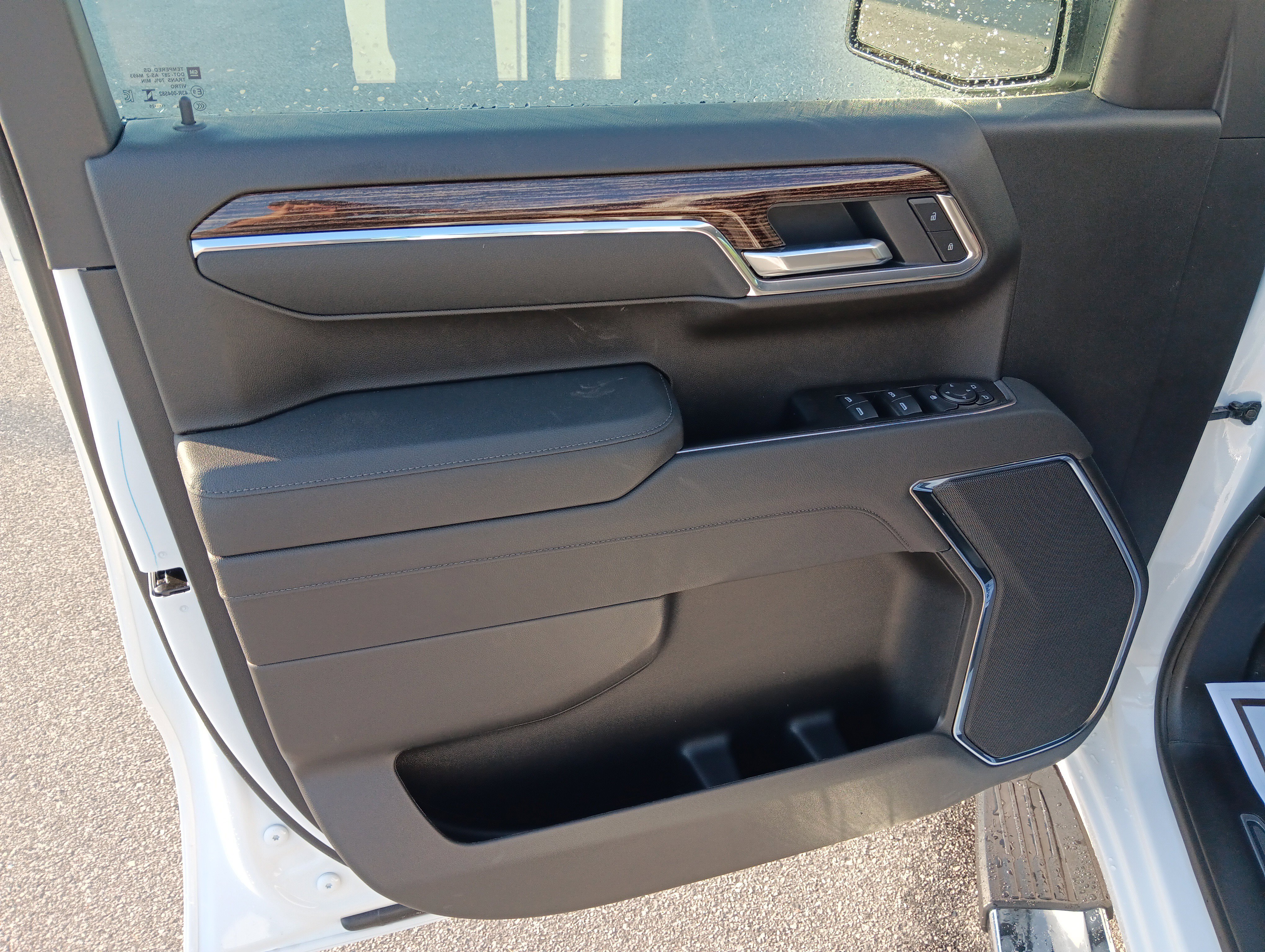 New 2026 GMC Sierra 1500 SLE image 8