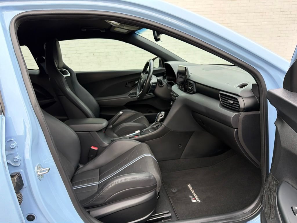 Used 2022 Hyundai Veloster N FWD image 12
