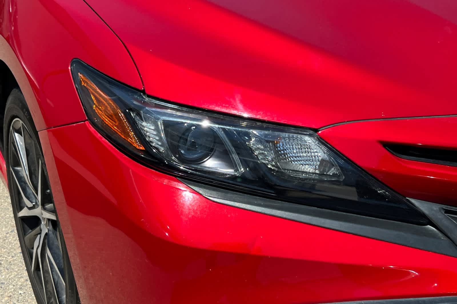 Used 2022 Toyota Camry SE FWD image 14