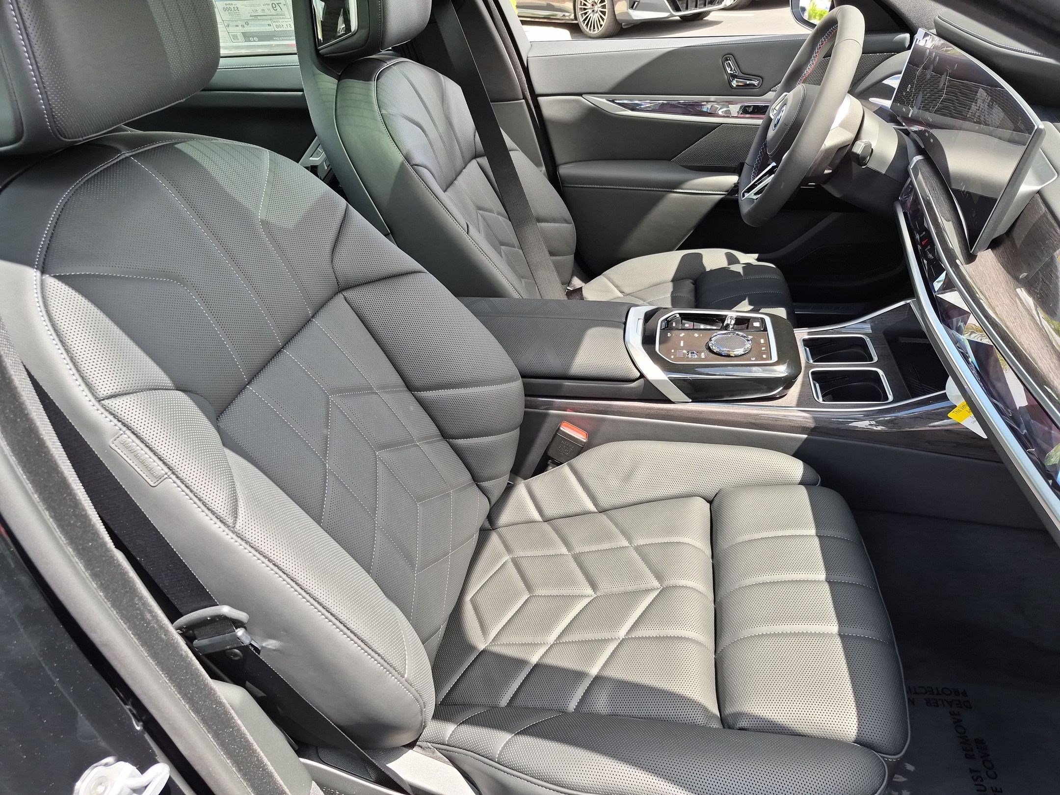 New 2026 BMW i7 M70 w/ Executive Package AWD/4WD image 35