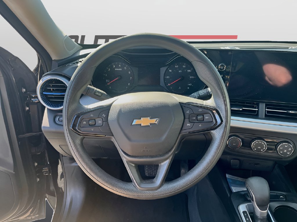 Used 2026 Chevrolet Trax LS FWD image 11