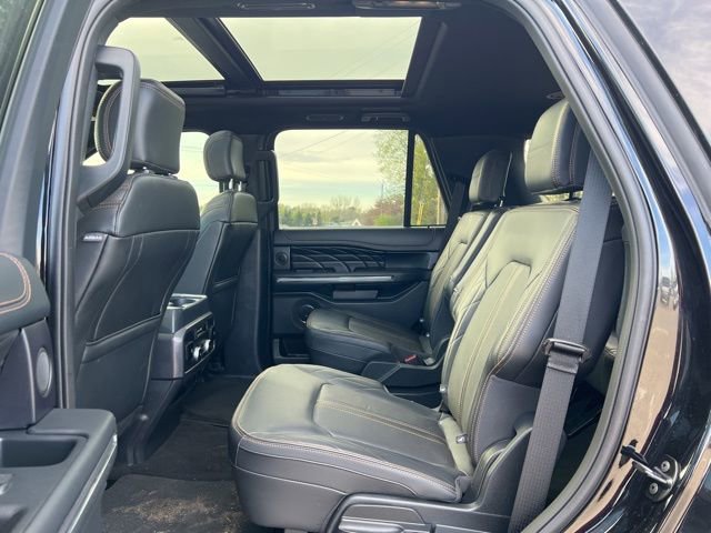 Used 2024 Ford Expedition Platinum AWD/4WD image 6