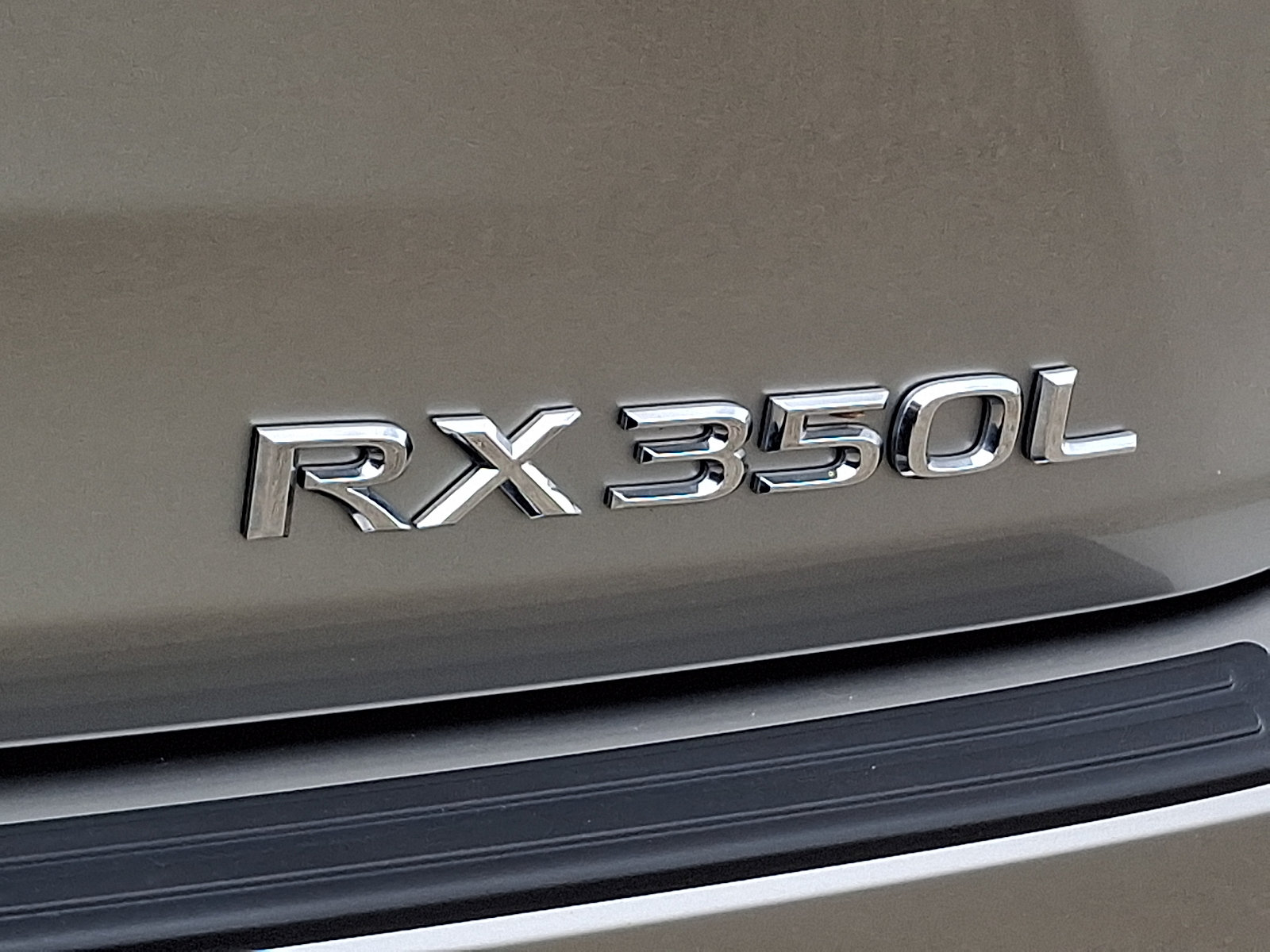 Used 2021 Lexus RX 350L Premium w/ Premium Package AWD/4WD image 34
