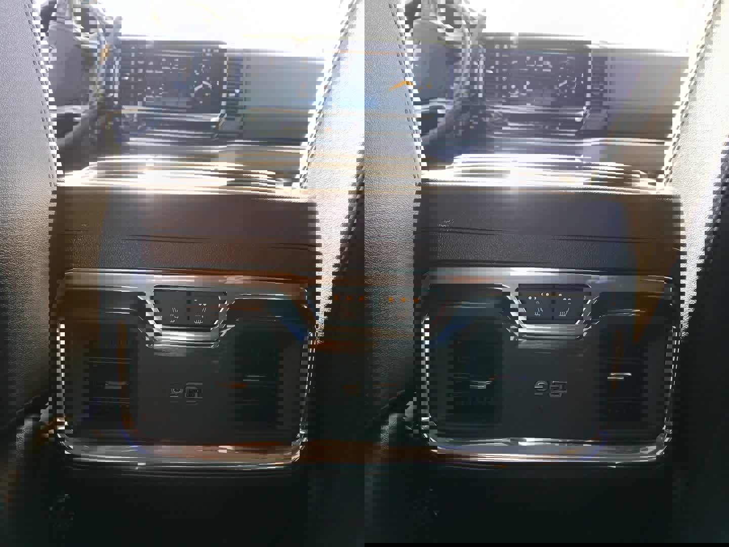 Used 2025 Chevrolet Silverado 3500 LTZ w/ LTZ Plus Package image 51