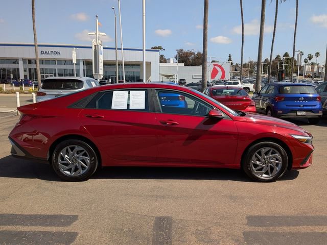 Used 2025 Hyundai Elantra Blue image 5