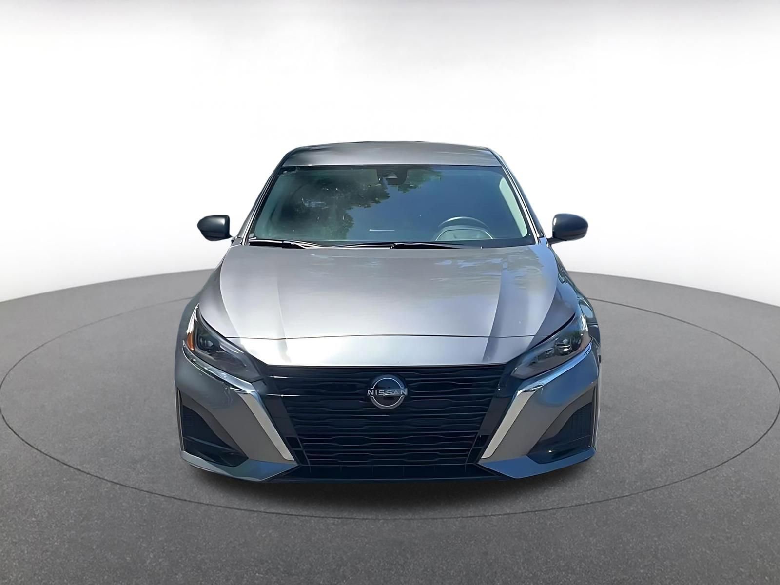 Used 2025 Nissan Altima 2.5 SV FWD image 4