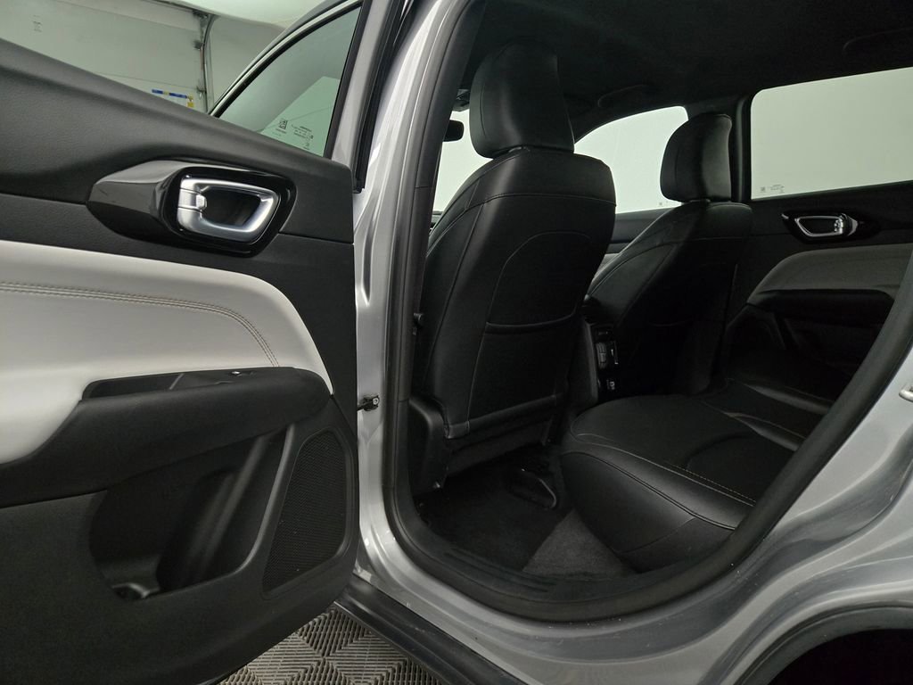 Used 2024 Jeep Compass Limited image 35