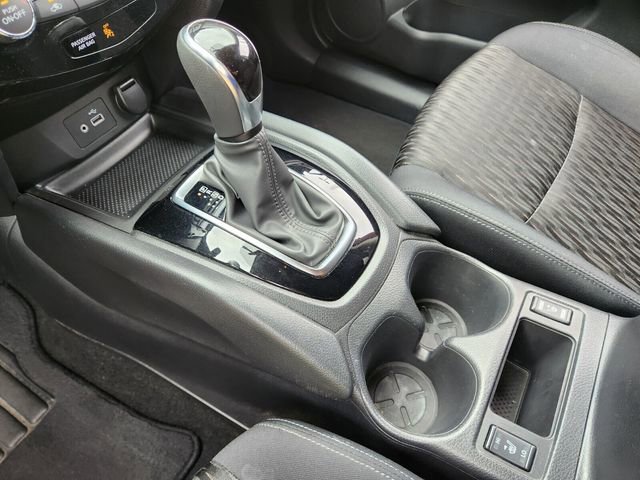 Used 2018 Nissan Rogue SV w/ Premium Package FWD image 25