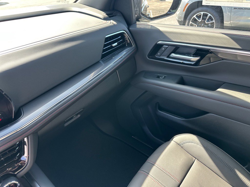 New 2026 Chevrolet Suburban RST image 6
