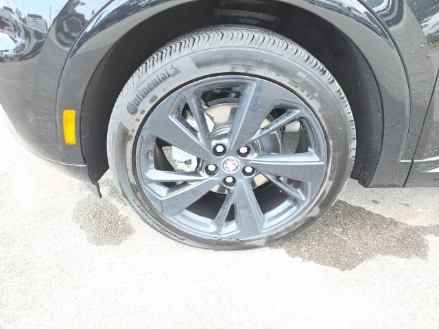 Used 2023 Buick Envision Essence w/ Sport Touring Package AWD/4WD image 9