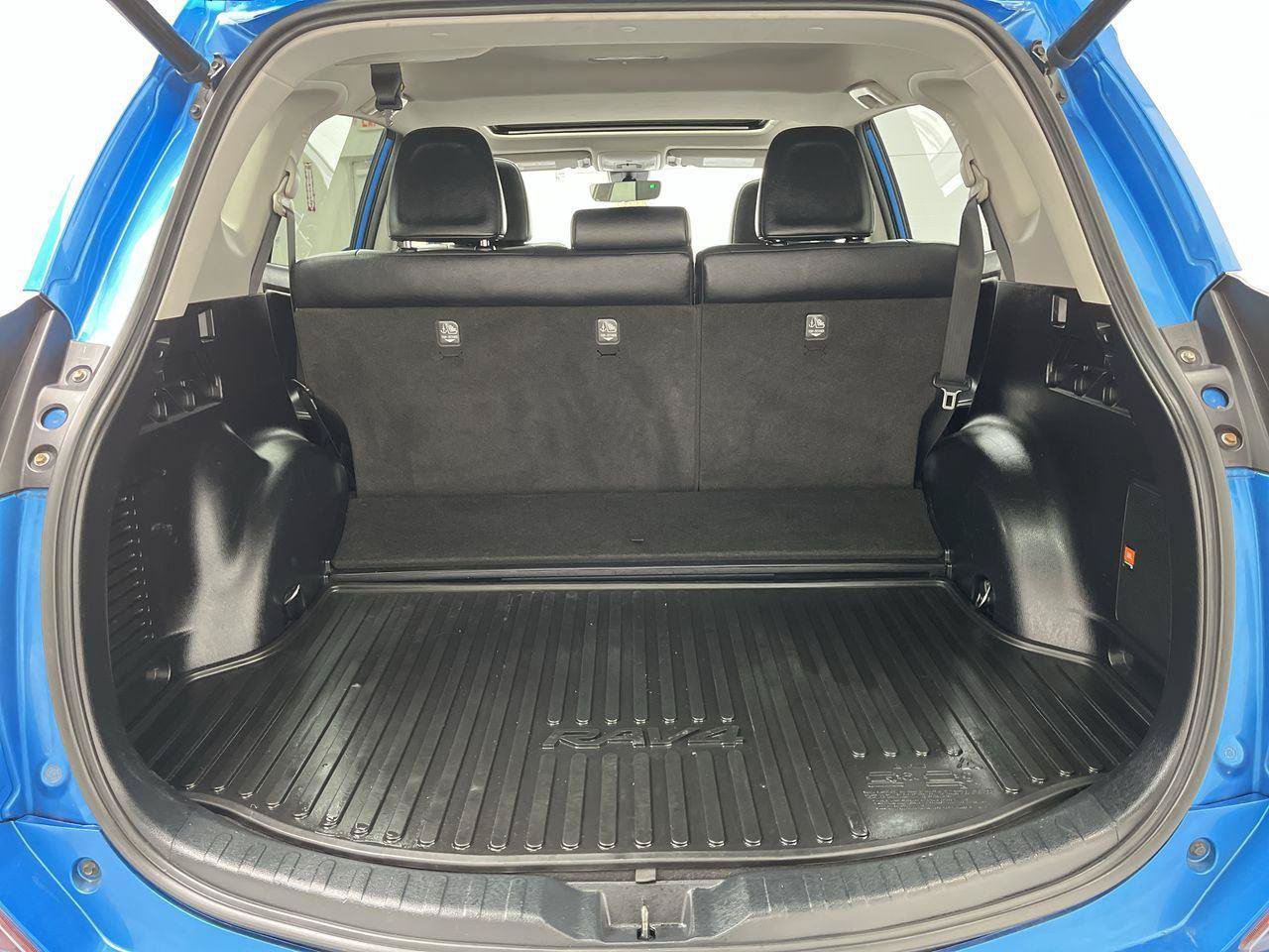 Used 2018 Toyota RAV4 Limited w/ Advanced Technology Package AWD/4WD image 29