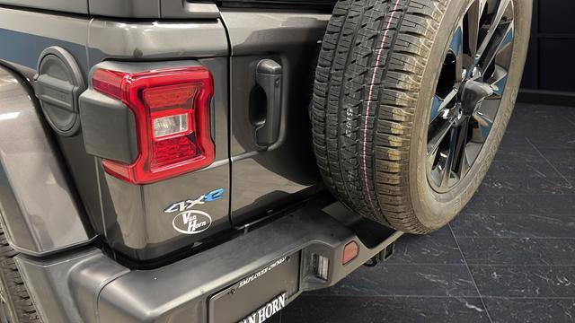 Used 2022 Jeep Wrangler Unlimited Sahara w/ Cold Weather Group image 38