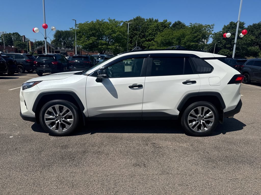 Used 2022 Toyota RAV4 Limited AWD/4WD image 4