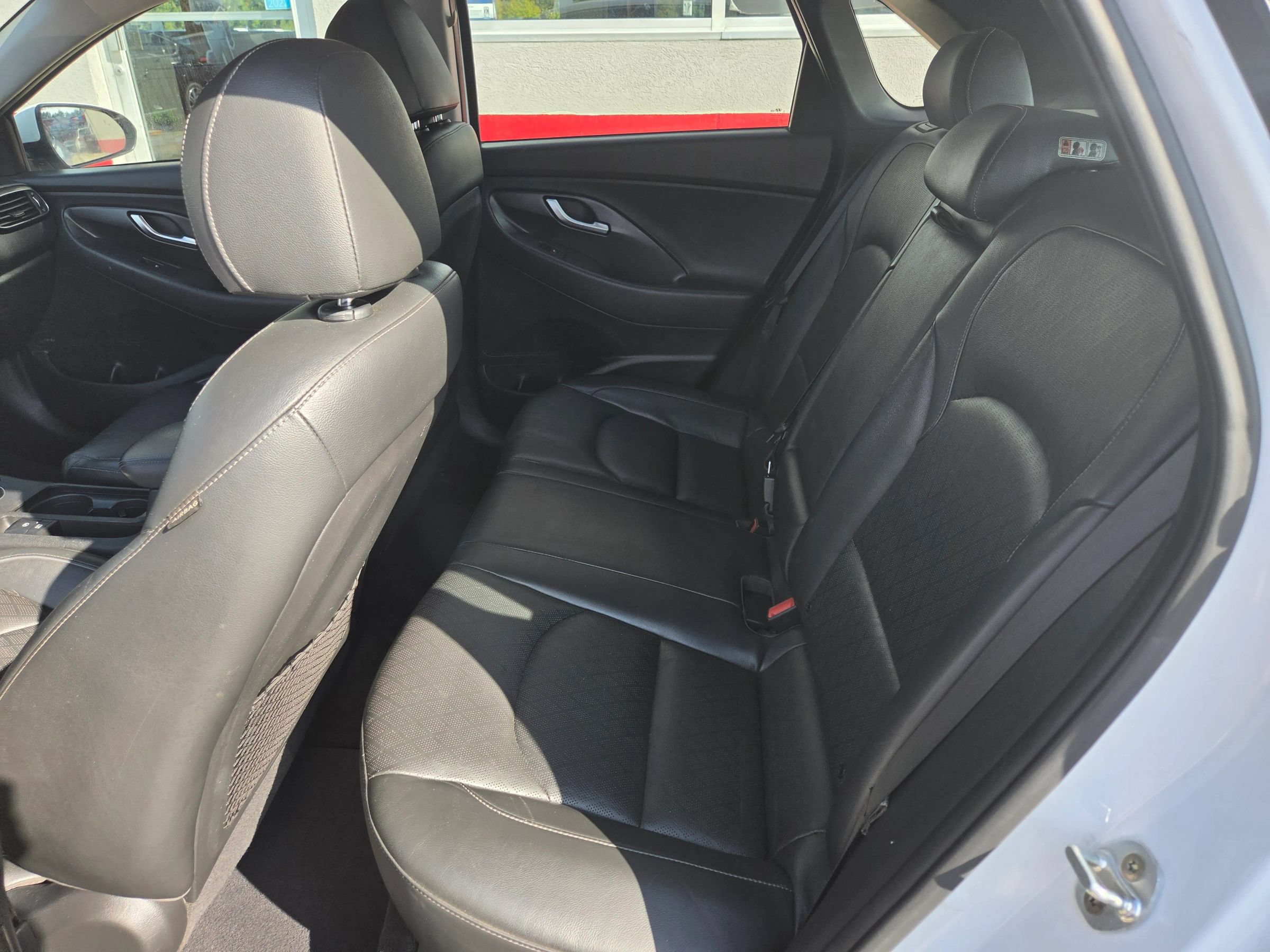 Used 2018 Hyundai Elantra GT w/ Tech Package 03 FWD image 11