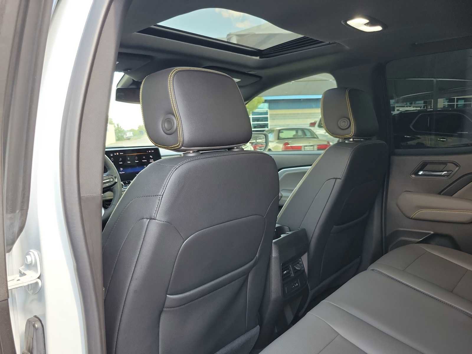 Used 2023 Chevrolet Colorado ZR2 w/ ZR2 Convenience Package III image 12