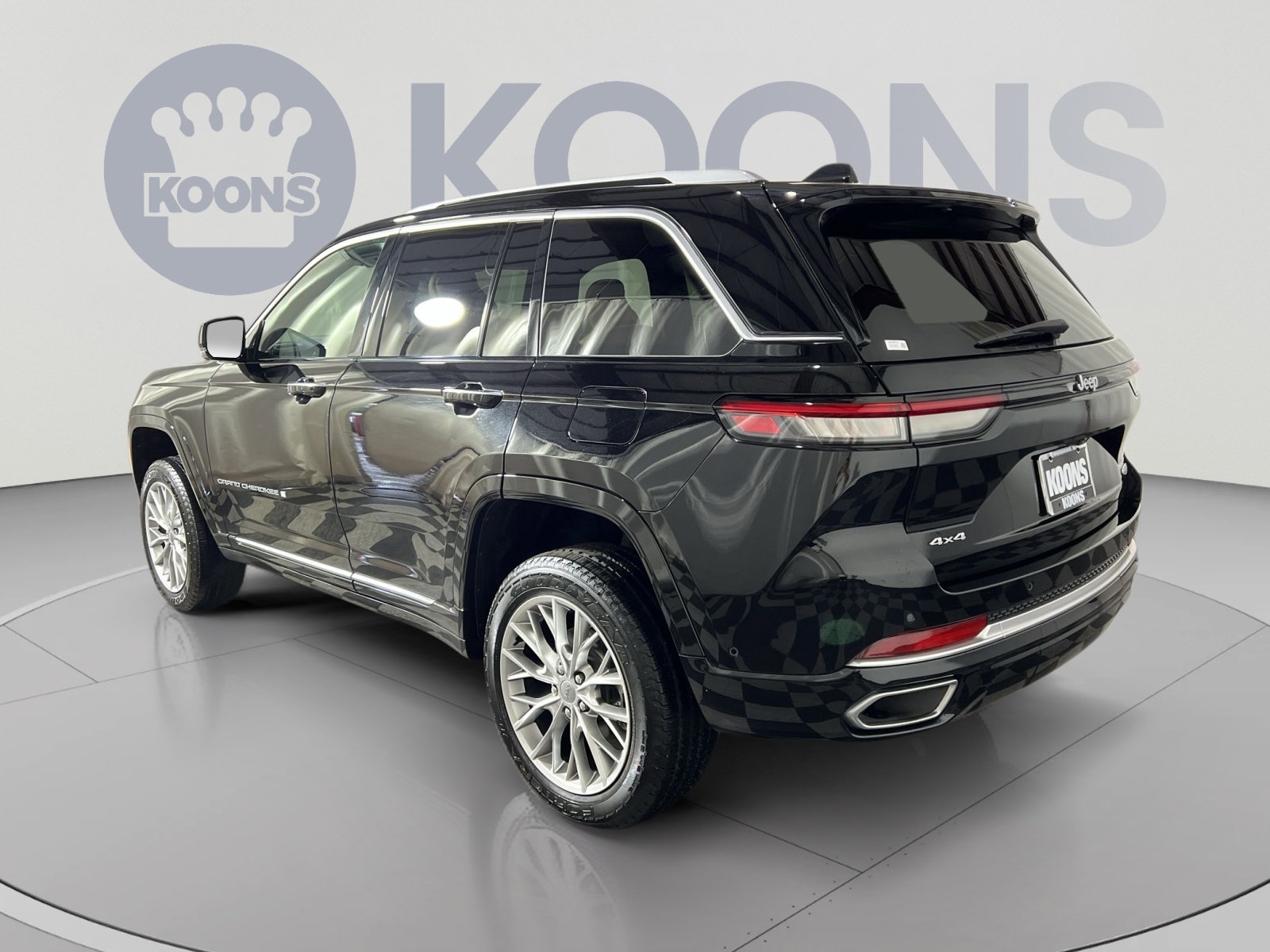 Used 2022 Jeep Grand Cherokee Summit AWD/4WD image 4