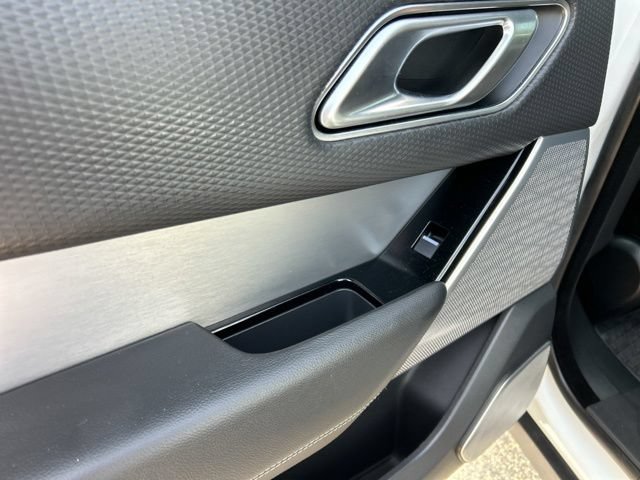 Used 2019 Land Rover Range Rover Velar R-Dynamic SE AWD/4WD image 25